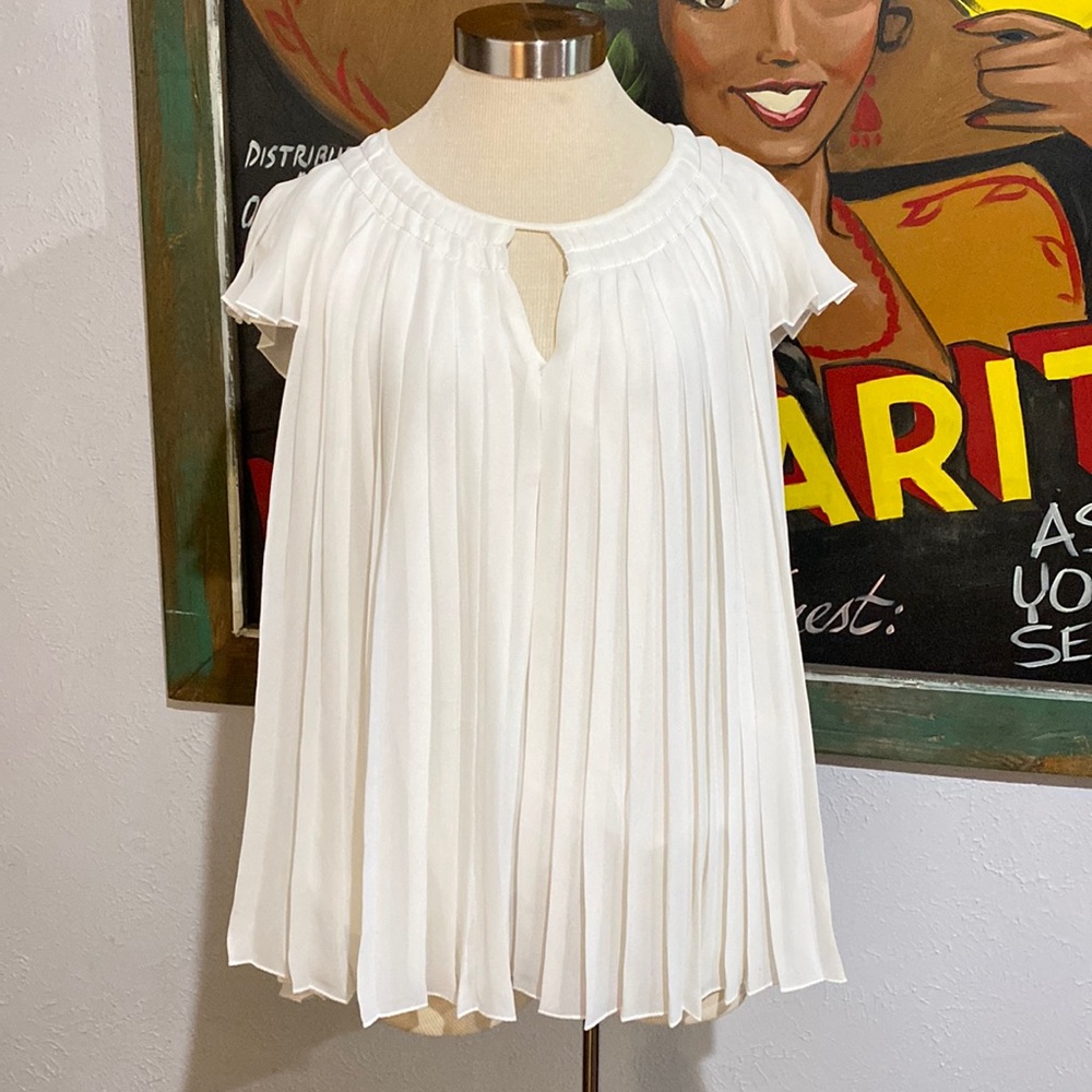 Max Studio White Accordion Pleated Keyhole Blouse Top